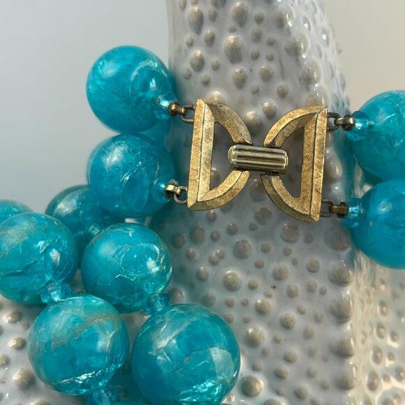 CROWN TRIFARI CRACKLE LUCITE BEADED DEMI-PARURE (NECKLACE, EARRINGS, BRACELET) - Picture 5 of 9